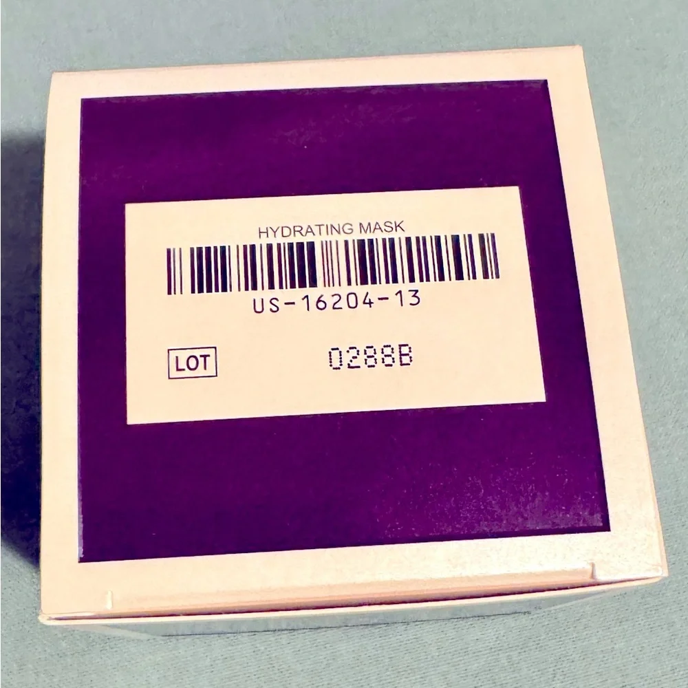 Younique Hydrating Mask - Picture 3 of 6